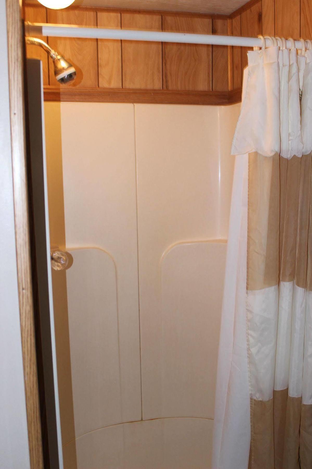 Bluebird Bay Resort モンティチェロ エクステリア 写真